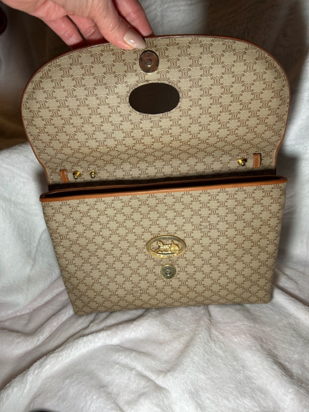 345. Vintage CELINE Macadam PVC and leather beige shoulder bag w/coa - Picture 6 of 14